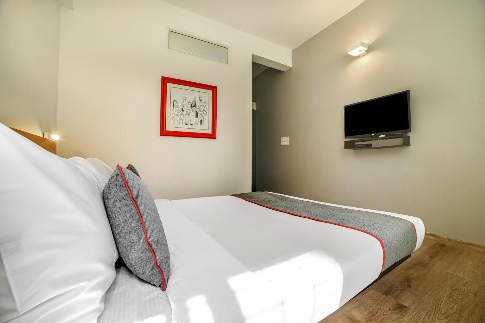 Townhouse Sarvar Hospitality Near Ascendas Park Square Mall Bangalore Extérieur photo
