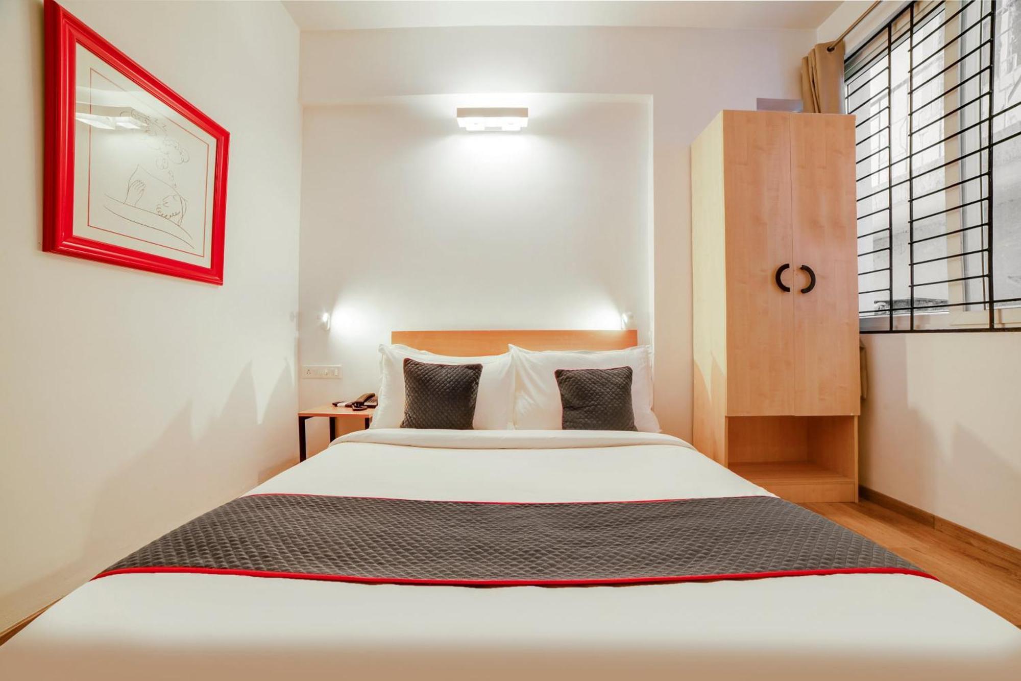 Townhouse Sarvar Hospitality Near Ascendas Park Square Mall Bangalore Extérieur photo