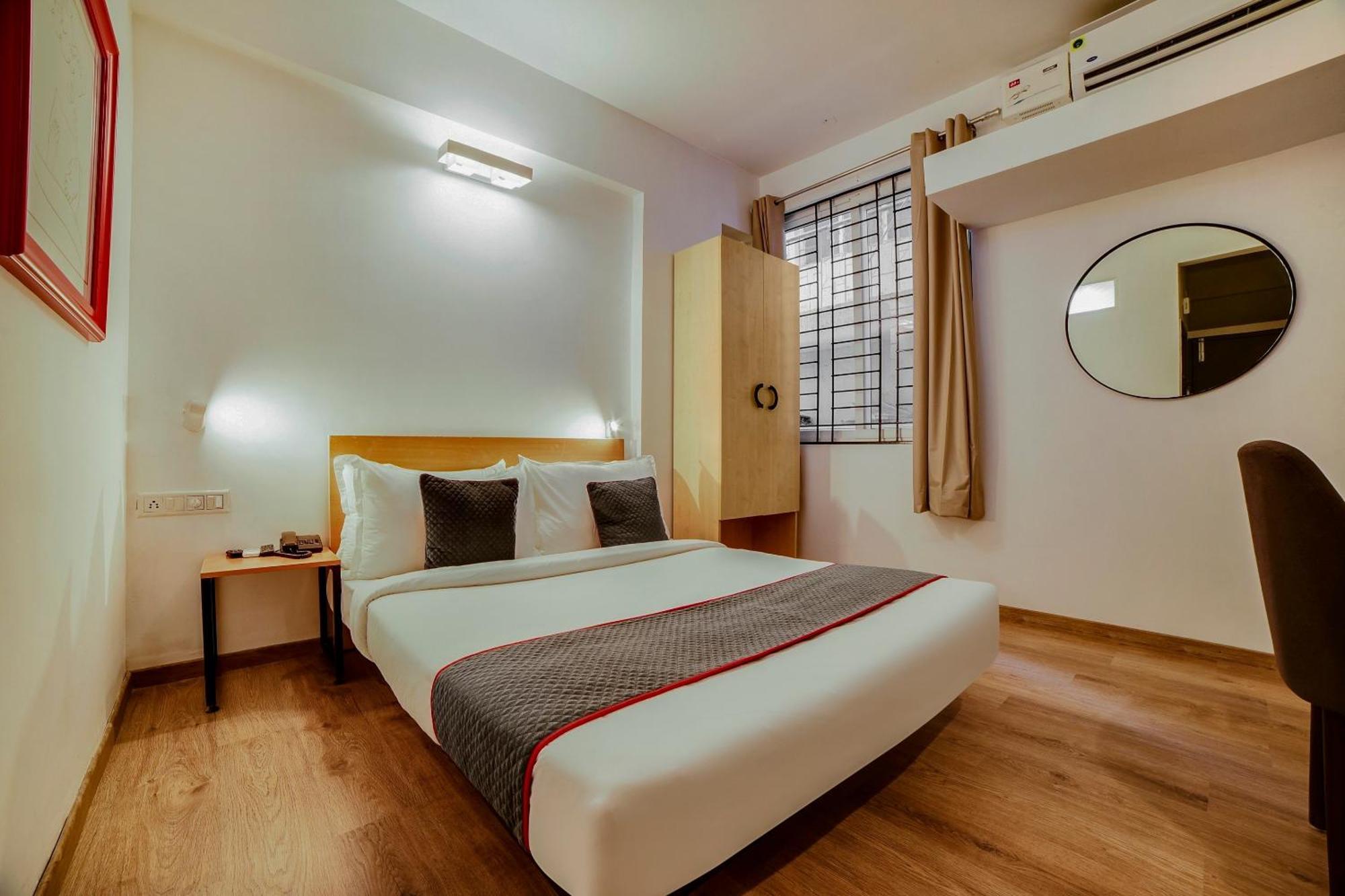 Townhouse Sarvar Hospitality Near Ascendas Park Square Mall Bangalore Extérieur photo
