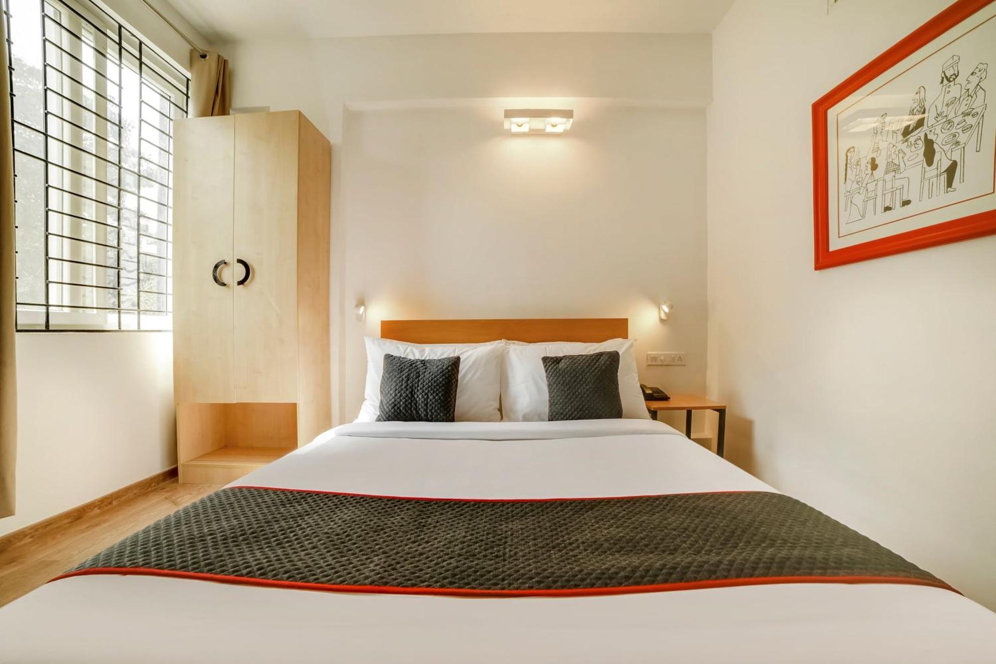 Townhouse Sarvar Hospitality Near Ascendas Park Square Mall Bangalore Extérieur photo